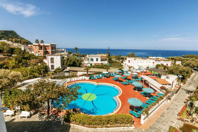 ULTIMELE LOCURI ISCHIA, AVION DIN BUCURESTI, LA HOTEL GALIDON 4*, LA TARIFUL DE 679 EURO/PERS, ALL INCLUSIVE!