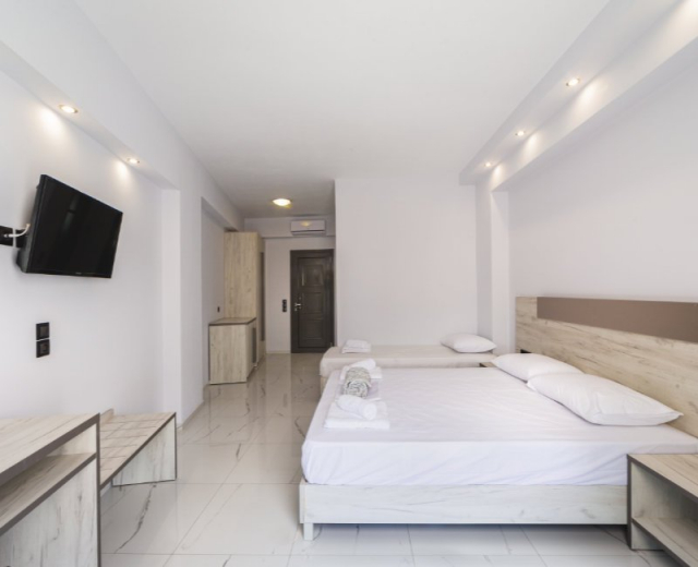 ULTIMELE LOCURI ZAKYNTHOS, AVION DIN IASI, LA HOTEL GEORGINA INN 3*, LA TARIFUL DE 599 EURO/PERS, AI!