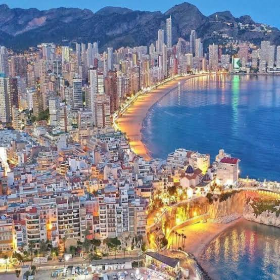 Sejur la plaja in Benidorm la doar 973 euro,avion din Bucuresti! GRAN HOTEL BALI  4*