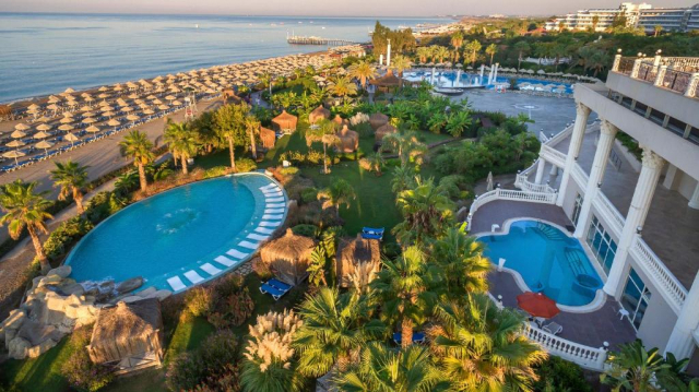 ULTIMELE LOCURI ANTALYA, AVION DIN BUCURESTI, LA HOTEL STARLIGHT RESORT 5*, LA TARIFUL DE 1129 EURO/PERSOANA, UAI!