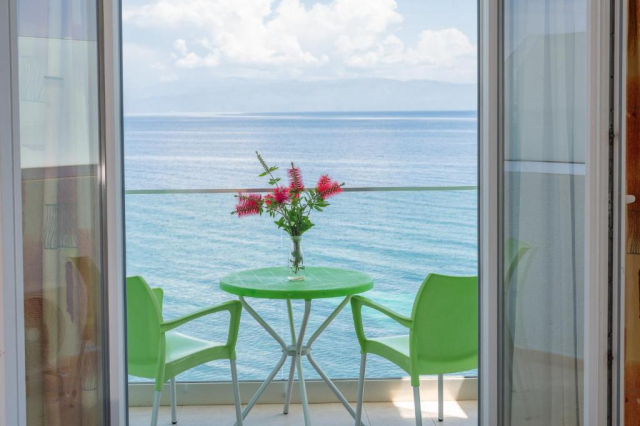 ULTIMELE LOCURI INSULA CORFU MARIS  4****  ZBOR CHARTER DIN OTOPENI CU TAXE INCLUSE