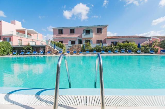 05.10 , Sardinia cu zbor direct din Bucuresti , 5 nopti , 148 € la 4**** , taxe incluse