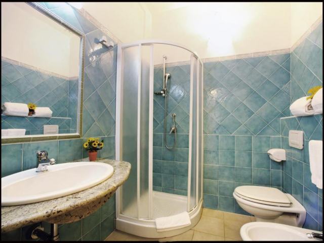 05.10 , Sardinia cu zbor direct din Bucuresti , 5 nopti , 148 € la 4**** , taxe incluse