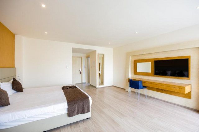 08.09 Last minute Cipru cu zbor direct din Bucuresti , 459 € taxe incluse