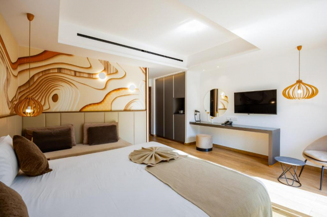 08.09 Last minute Cipru cu zbor direct din Bucuresti , 459 € taxe incluse