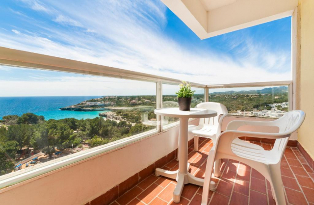 ULTIMELE LOCURI PALMA DE MALLORCA GLOBALES 3*** ALL INCLUSIVE  ZBOR CHARTER ORADEA  CU TAXE INCLUSE