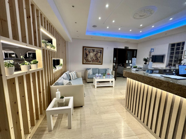 CRETA HERAKLION, AVION DIN BUCURESTI, LA HOTEL CASTRO 3*, LA TARIFUL DE 569 EURO/PERS, MIC DEJUN!