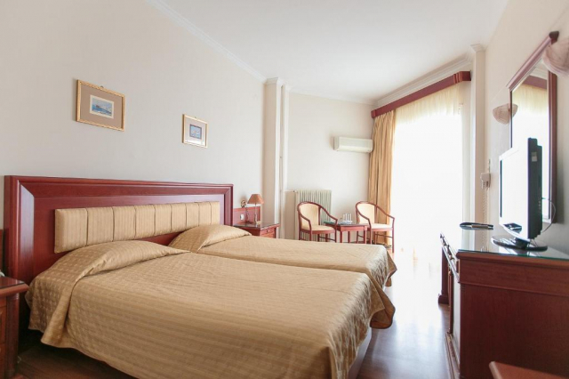 PELOPONEZ, AVION DIN BUCURESTI, LA HOTEL TZAKI 3*, LA TARIFUL DE 389 EURO/PERS, MIC DEJUN!