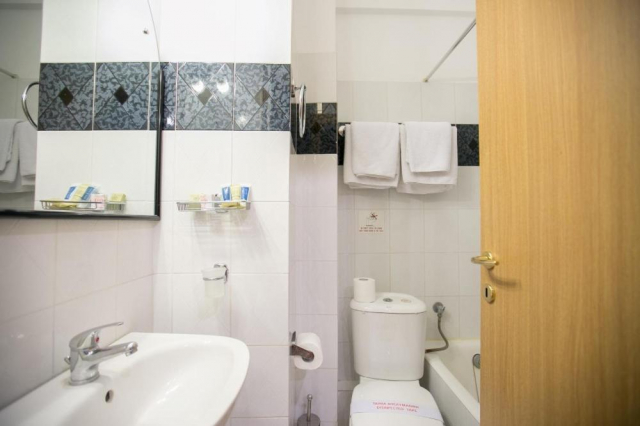 PELOPONEZ, AVION DIN BUCURESTI, LA HOTEL TZAKI 3*, LA TARIFUL DE 389 EURO/PERS, MIC DEJUN!