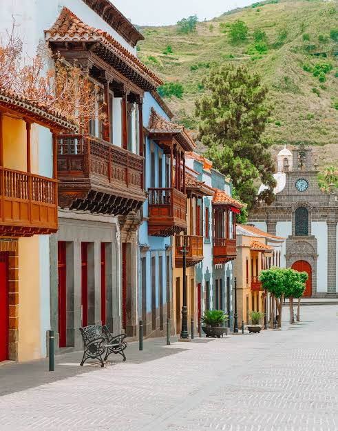 GRAN CANARIA, SENIOR VOYAGE, AVION DIN BUCURESTI, LA HOTEL DE 4*, LA TARIFUL DE 809 EURO/PERSOANA, DEMIPENSIUNE!