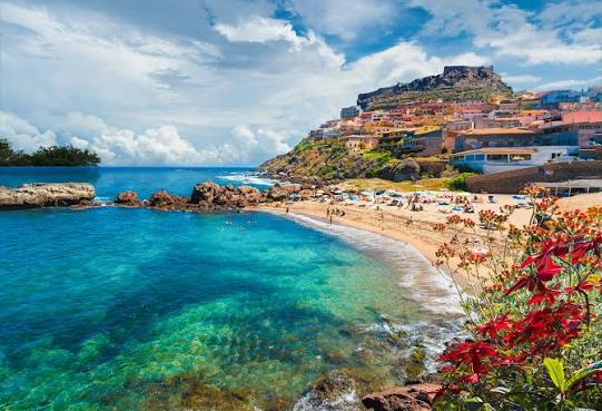 SARDINIA, SENIOR VOYAGE, AVION DIN BUCURESTI, LA HOTEL DE 4*, LA TARIFUL DE 690 EURO/PERSIOANA, DEMIPENSIUNE!