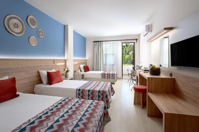 ULTIMELE LOCURI ALANYA, AVION DIN BUCURESTI, LA HOTEL TITAN CLUB 4*, LA TARIFUL DE 670 EURO/PERSOANA, UAI!