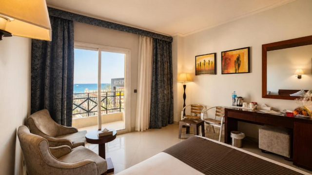 ULTIMELE LOCURI HURGHADA, AVION DIN BUCURESTI, LA HOTEL ELYSEES DREAM BEACH 4*, LA TARIFUL DE 547 EURO/PERS, AI!