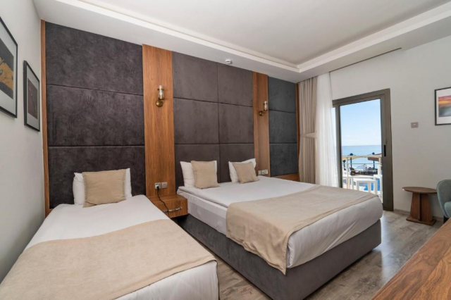 ULTIMELE LOCURI CIPRU, AVION DIN BUCURESTI, LA HOTEL MIMOZA BEACH 3*, LA TARIFUL DE 745 EURO/PERSOANA, AI!