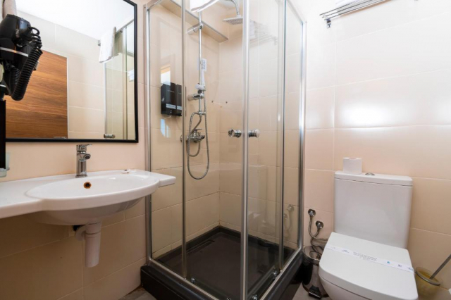 ULTIMELE LOCURI CIPRU, AVION DIN BUCURESTI, LA HOTEL MIMOZA BEACH 3*, LA TARIFUL DE 745 EURO/PERSOANA, AI!
