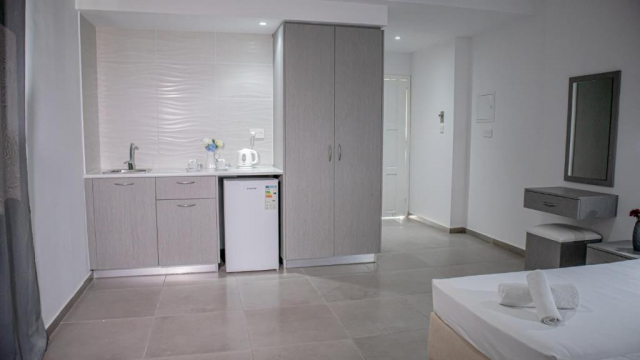 ULTIMELE LOCURI CIPRU, AVION DIN TIMISOARA, LA WINDMILLS APARTAMENTS 3*, LA TARIFUL DE 495 EURO/PERSOANA!