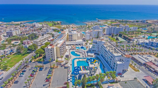 ULTIMELE LOCURI CIPRU, AVION DIN BUCURESTI, LA HOTEL MARLITA BEACH 4*, LA TARIFUL DE 725 EURO/PERSOANA, AI!