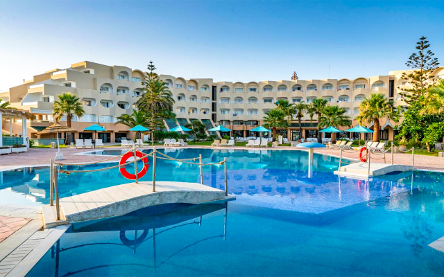 Sejur in Tunisia: 515 euro cazare 7 nopti cu All inclusive+ transport avion+ toate taxele