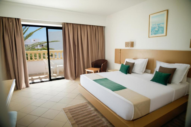 Sejur in Tunisia: 440 euro cazare 7 nopti cu All inclusive+ transport avion+ toate taxele