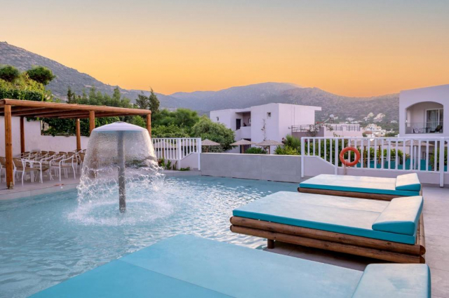 Sejur in Creta: 660 euro cazare 7 nopti cu All inclusive+ transport avion+ toate taxele