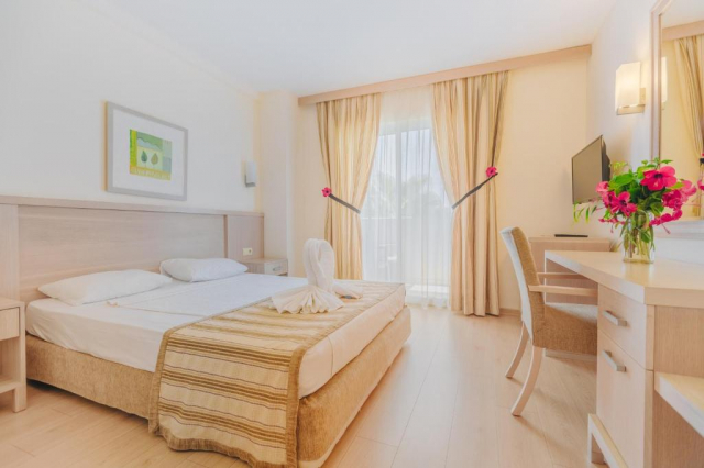 Sejur in Antalya: 840 euro cazare 7 nopti cu All inclusive+ transport avion+ toate taxele