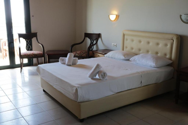 ULTIMELE LOCURI CRETA HERAKLION, AVION DIN BUCURESTI, LA HOTEL DIOGENIS BLUE PALACE 4*, LA TARIFUL DE 538 EURO/PERSOANA, AI!