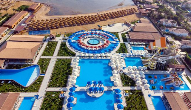 Sejur in Hurghada: 600 euro cazare 7 nopti cu Ultra All inclusive+ transport avion+ toate taxele 