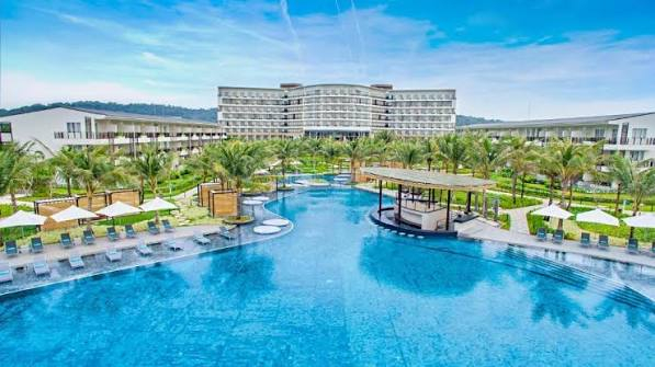 DEAL VIETNAM PHU QUOK PLECARE IN 20 NOIEMBRIE SOL MELIA  PHU QUOK 5* MIC DEJUN CHARTER 7 NOPTI PRET 1795 EURO