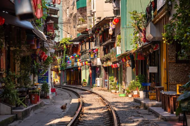 VIETNAMUL COMPLET, MAREA SAGA VIETNAMEZA, AVION DIN BUCURESTI, LA HOTEL DE 4*, LA TARIFUL DE 2770 EURO/PERSOANA, MIC DEJUN!