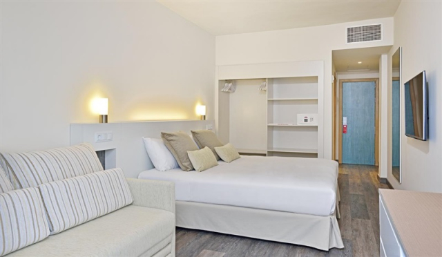 MALLORCA, AVION DIN  BUCURESTI, LA HOTEL SOL PALMANOVA 4*, LA TARIFUL DE 1135 EURO/PERS, ALL INCLUSIVE!