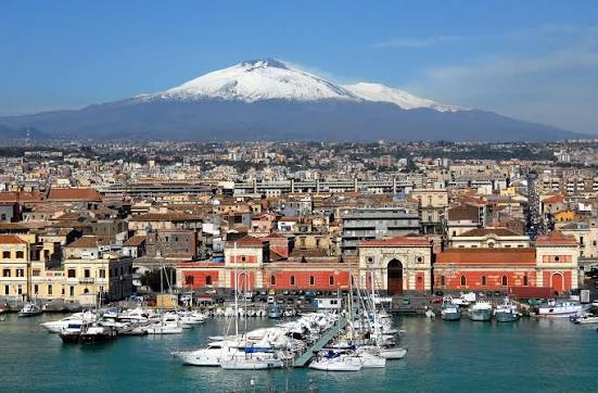AVENTURA SICILIANA, SENIOR VOYAGE, AVION DIN BUCURESTI, LA HOTEL DE 4*, LA TARIFUL DE 680 EURO/PERS, DEMIPENSIUNE!