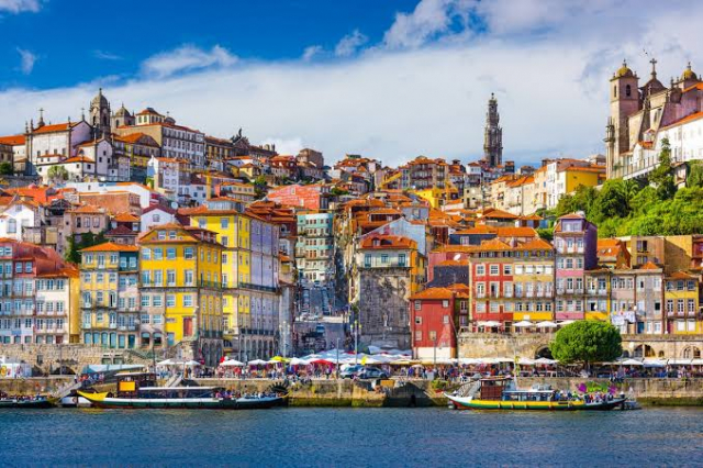 PORTUGALIA, PORTO SI FRUMUSETILE NORDULUI, SENIOR VOYAGE, AVION DIN BUCURESTI, LA HOTEL DE 4*, LA TARIFUL DE 890 EURO/PERS, HB!
