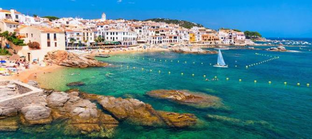 BARCELONA SI COSTA BRAVA, SENIOR VOYAGE, AVION DIN BUCURESTI, LA HOTEL DE 4*, LA TARIFUL DE 699 EURO/PERS, DEMIPENSIUNE!