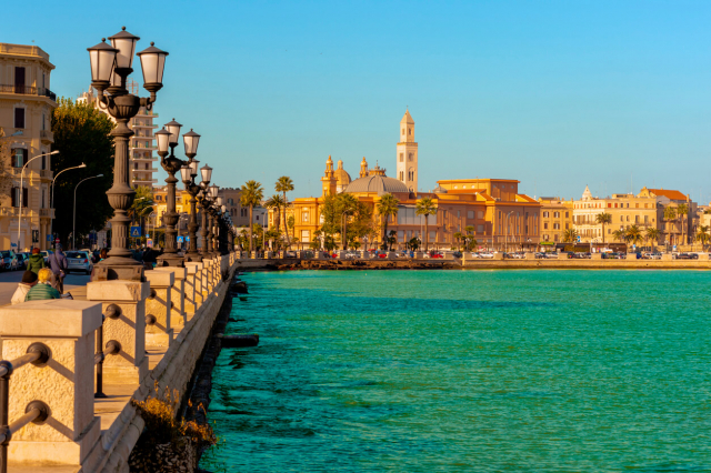 Ultimele 2 locuri!!!City break in Bari la doar 349 euro,avion din Bucuresti!!!