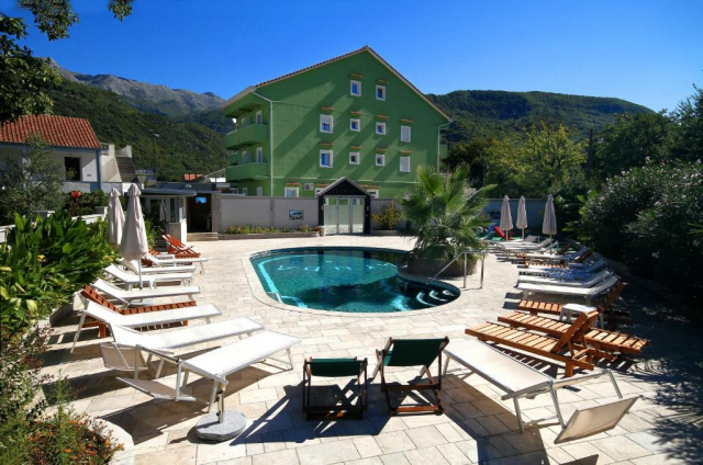 22.09 Last minute pachet 7 nopti Muntenegru cu zbor direct din Bucuresti , 218 € , taxe incluse