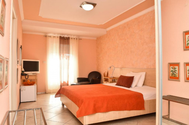 22.09 Last minute pachet 7 nopti Muntenegru cu zbor direct din Bucuresti , 218 € , taxe incluse