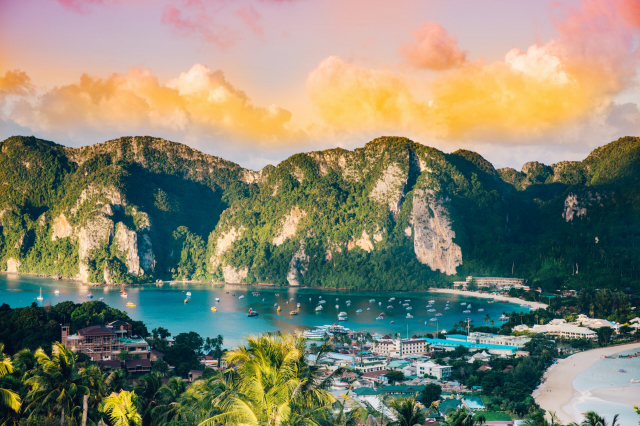 SUPER SEJUR DE 12 NOPTI: SINGAPORE+PHUKET+BANGKOK-PLECARE DIN BUCURESTI (CC)