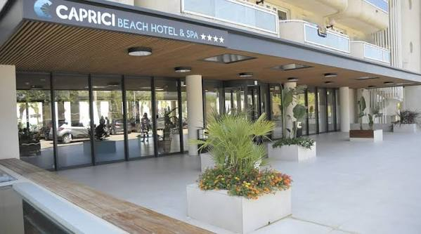 DEAL COSTA BRAVA HOTEL CAPRICI BEACH SPA 4* MIC DEJUN PRET 576 EURO