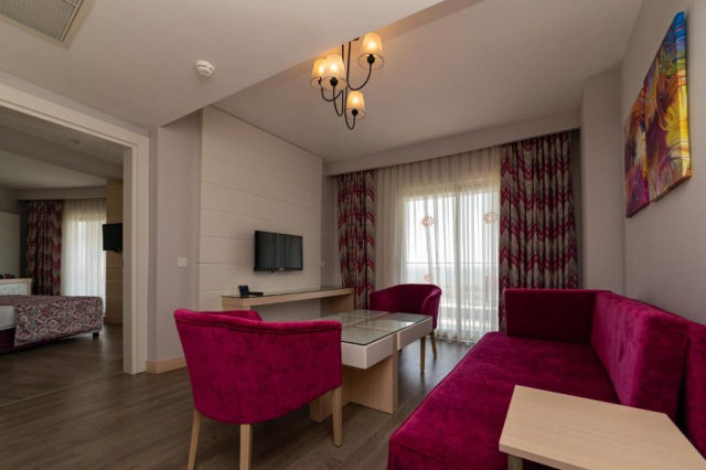Sejur in Antalya: 550 euro cazare 7 nopti cu Ultra All inclusive+ transport avion+ toate taxele