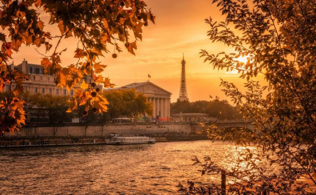 City break de toamna in Paris la doar 309 euro,avion din Bucuresti!!!Ultimele locuri