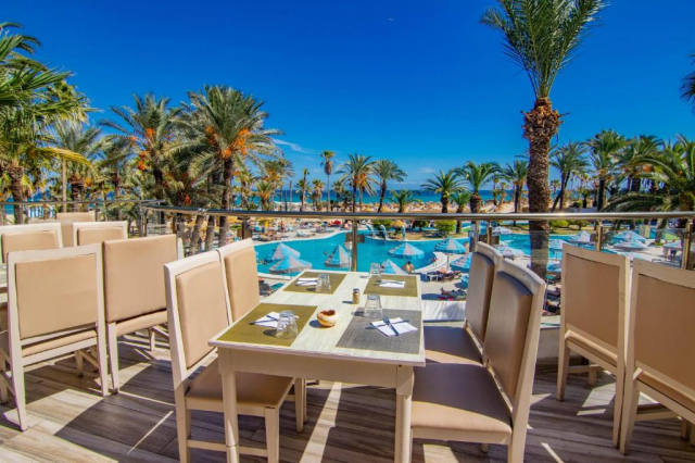  TUNISIA, AVION DIN BUCURESTI, LA HOTEL RIADH PALMS RESORT 4*, LA TARIOFUL DE 680 EURO/PERS, AI!