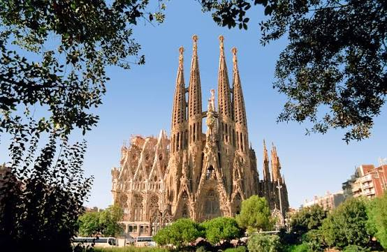  City break de toamna in Barcelona la doar 345 euro,avion din Bucuresti!!!Ultimele 2 locuri