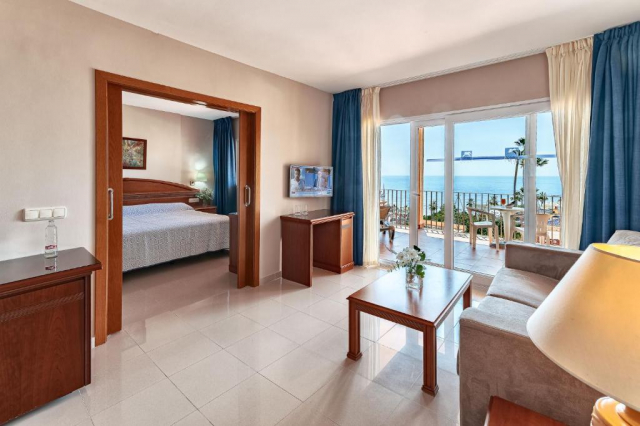 ULTRA LAST MINUTE MALAGA 7 NOPTI CAZARE CU DEMIPENSIUNE 4****BAHIA TROPICALZBOR DIN OTOPENI CU TAXE INCLUSE
