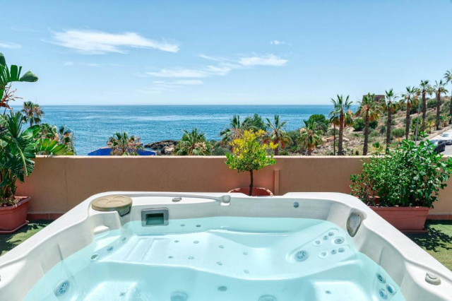 ULTRA LAST MINUTE MALAGA 7 NOPTI CAZARE CU DEMIPENSIUNE 4****BAHIA TROPICALZBOR DIN OTOPENI CU TAXE INCLUSE