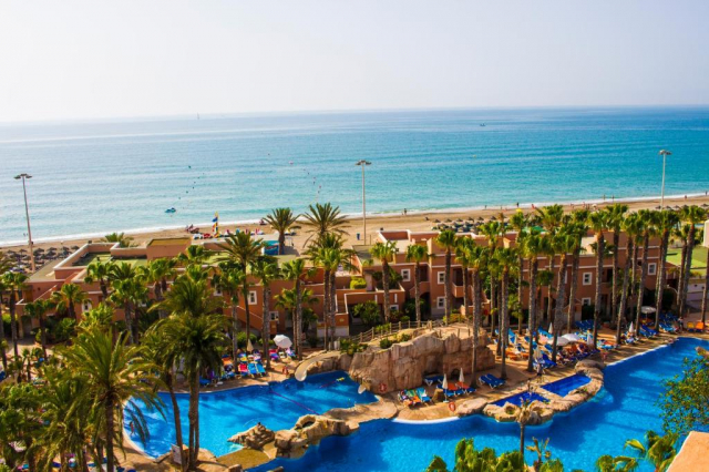 ULTRA LAST MINUTE MALAGA 7 NOPTI CAZARE CU DEMIPENSIUNE 4****PLAYACAPRICHO ZBOR DIN OTOPENI CU TAXE INCLUSE