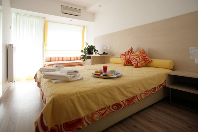 REVELION IN PARALIA KATERINI, AUTOCAR DIN BUCURESTI SI ARDEAL, LA HOTEL AKTI MUSSON 3*, LA TARIFUL DE 335 EURO/PERSOANA!