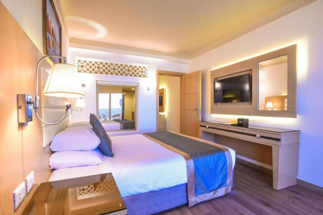 Sejur in Hurghada: 800 euro cazare 7 nopti cu All inclusive+ transport avion+ toate taxele