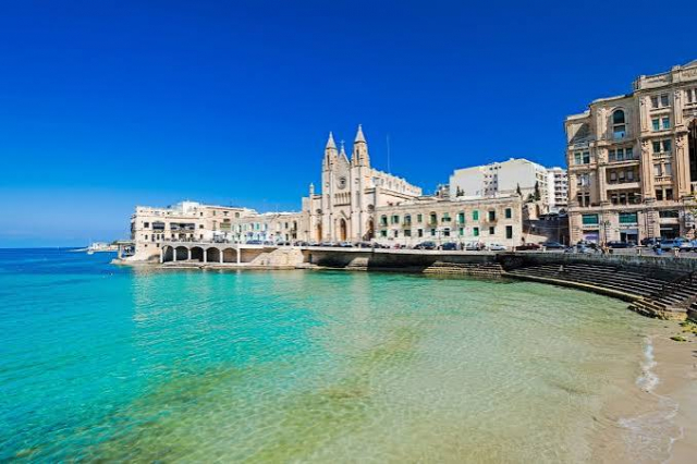 REVELION IN MALTA, SENIOR VOYAGE, AVION DIN BUCURESTI, LA HOTEL DE 4*, LA TARIFUL DE 819 EURO/PERSOANA, DEMIPENSIUNE!