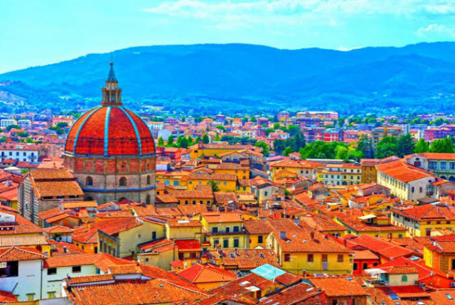 REVELION IN TOSCANA, SENIOR VOYAGE, AVION DIN BUCURESTI, LA HOTEL DE 4*, LA TARIFUL DE 890 EURO/PERS, DEMIPENSIUNE!