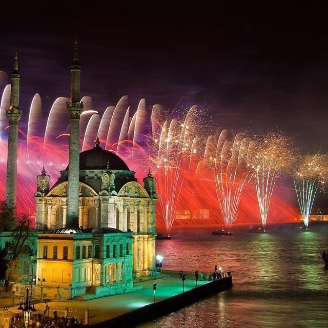 Happy New Year in Istanbul – 2027 începe pe Bosfor! 🥂cu zbor din București